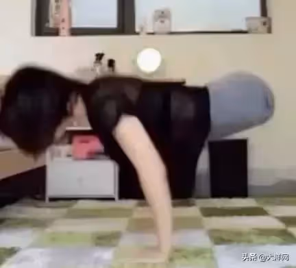 3歲被父母拋棄... 「無腿正妹」靠雙手闖出一片天!甜美笑容暖爆全網:妳努力的樣子真美