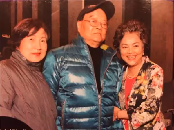 爸爸有3房!紀寶如19歲才得知「阿姨」竟是親媽 如今釋懷「3媽同桌」一視同仁送上紅包