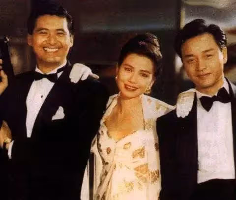 1992年霸王別姬殺青宴上,張國榮:你再打她,我讓香港兄弟收拾你!