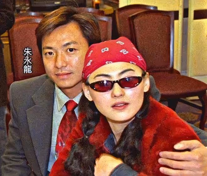 張柏芝被前經紀人追討上千萬,拖2年仍沒解決,對方曾否認追求她