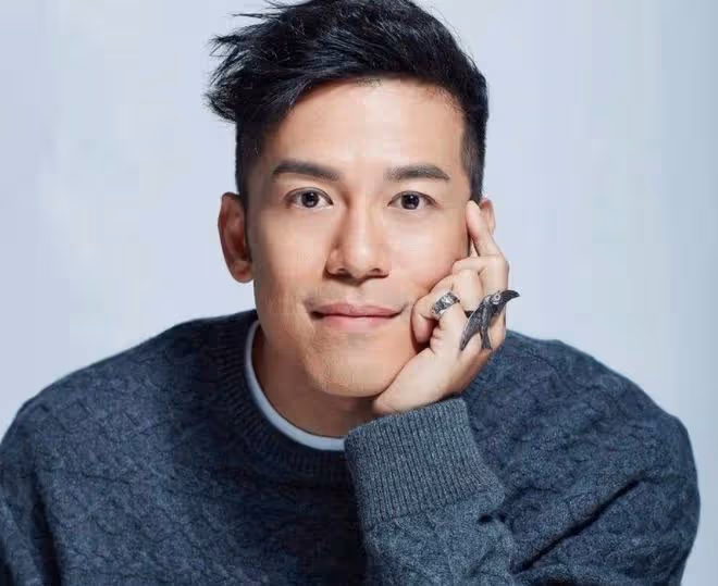 TVB男星沈震軒上海隔離,住所內景曝光,仍在用老式電視機太節儉