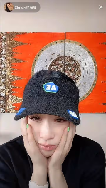 累了!老妻少夫壓力大,51歲鍾麗緹崩潰大哭:我知道很多人嘲笑我