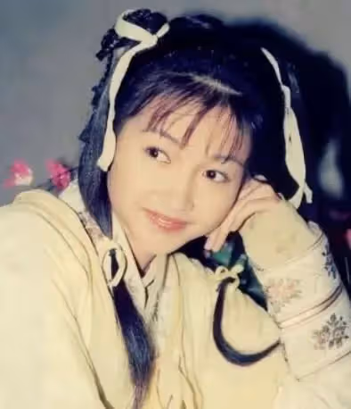 拒絕黎明追求！因病差點自我結束的「最美郭襄」　50歲曬照讓人不敢認：好似換了個人