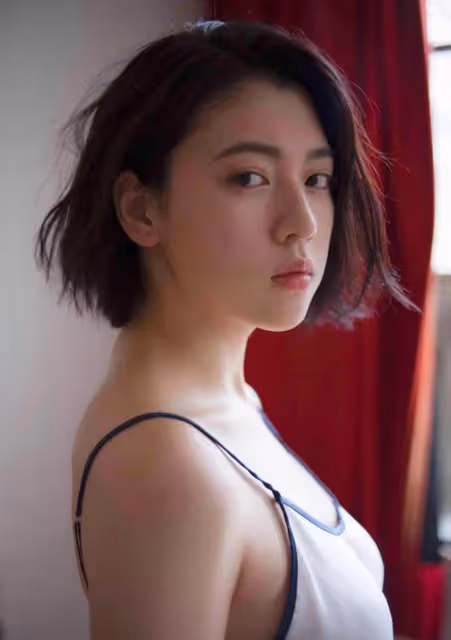 日本模特三彩吉花擁有傲人身材