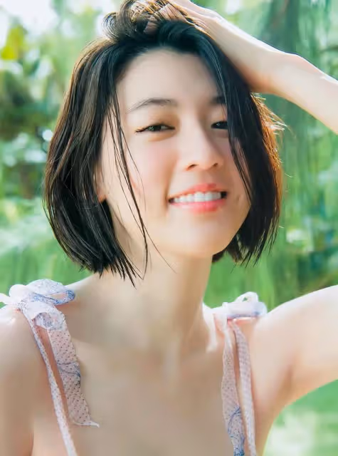 日本模特三彩吉花擁有傲人身材