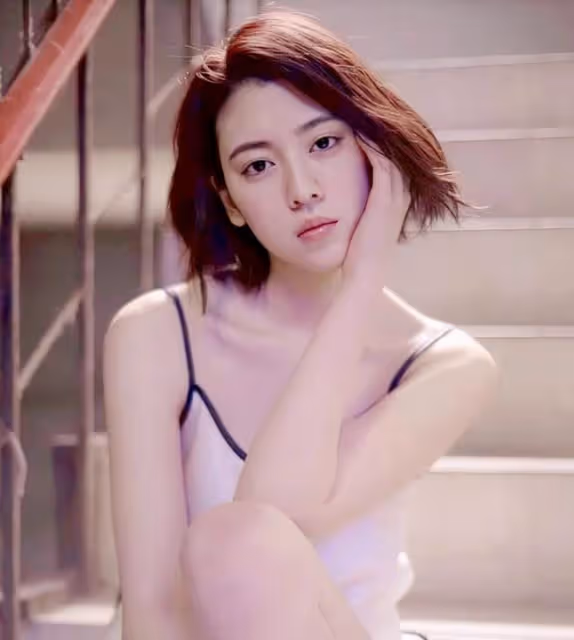 日本模特三彩吉花擁有傲人身材