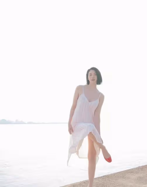 日本模特三彩吉花擁有傲人身材