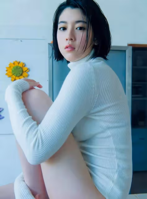 日本模特三彩吉花擁有傲人身材