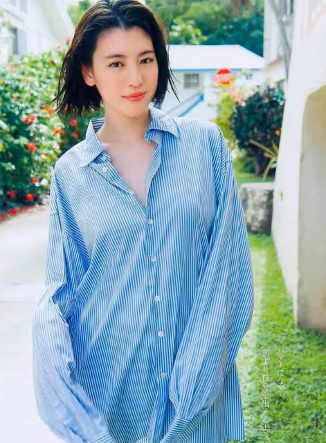日本模特三彩吉花擁有傲人身材