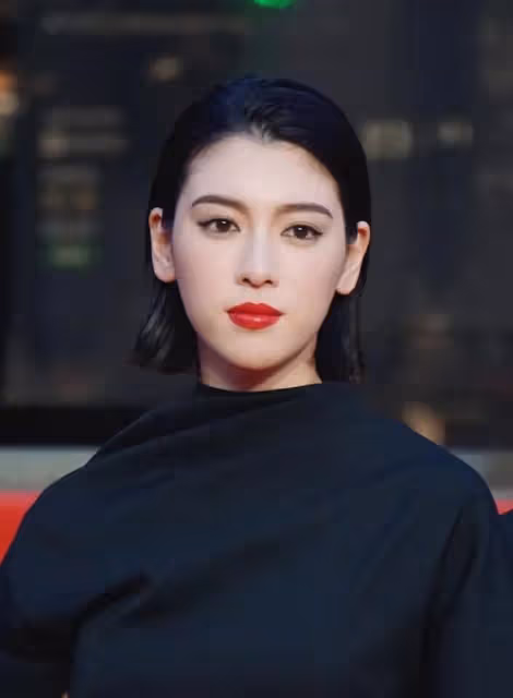 日本模特三彩吉花擁有傲人身材