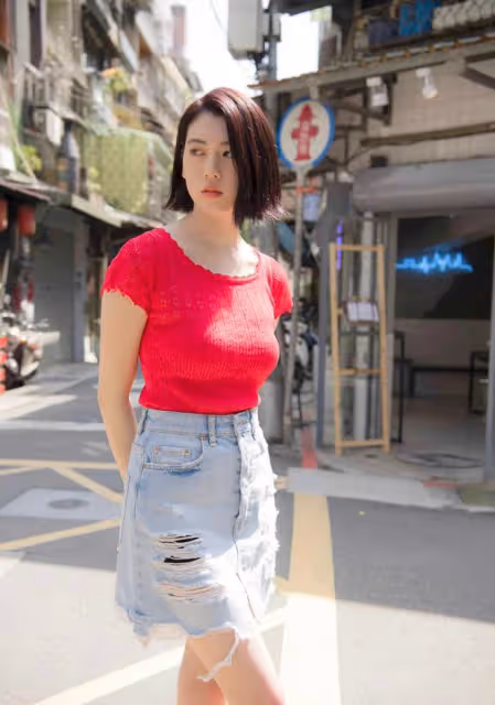 日本模特三彩吉花擁有傲人身材