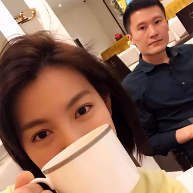 36歲女星宣布戀上普通上班族!與富豪前夫像家人,對方是其老闆