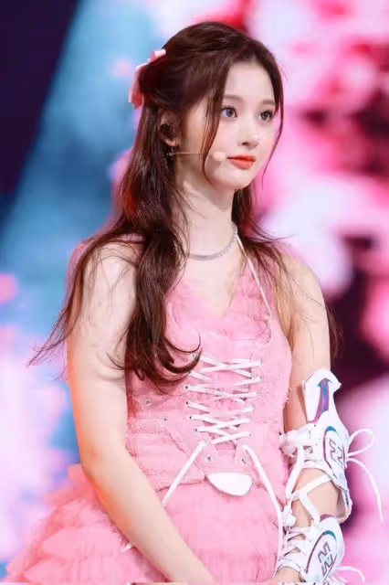 第四代集合！10位公認高顏值韓國女愛豆扎推在2004年出生？