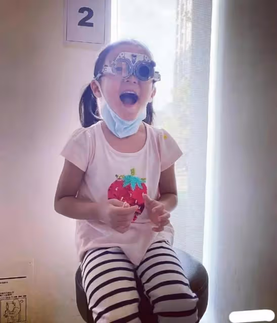 賈靜雯更新女兒日常,孩子又變樣了,老大和老二越來越像