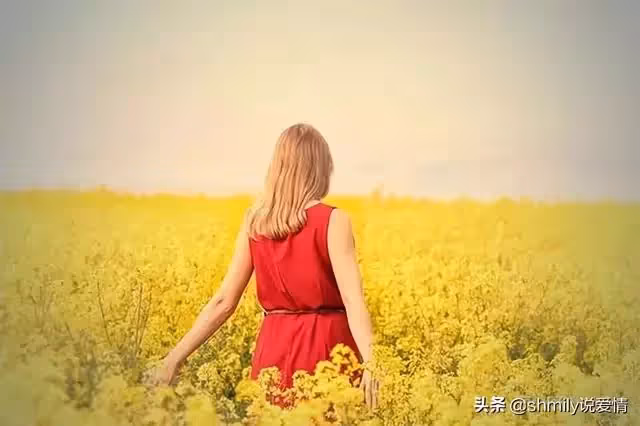 「憑啥給你媽2000給我媽500」,丈夫提離婚,妻子幾句話丈夫認慫