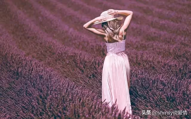 「憑啥給你媽2000給我媽500」,丈夫提離婚,妻子幾句話丈夫認慫