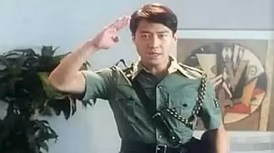 四大天王警服比拼:郭富城一身正氣張學友痞氣,最帥不是劉德華