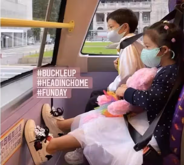 郭晶晶二女兒「舊」衣新穿!小白裙配波點開衫,新照名媛范兒十足,網友:神似奶奶朱玲玲