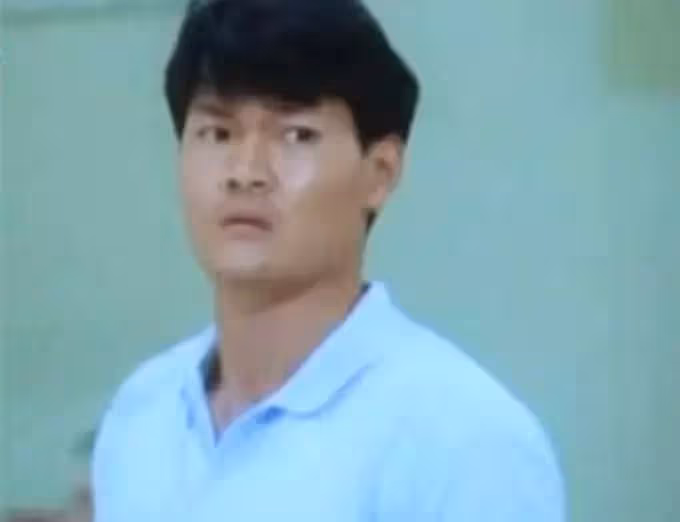 60歲「孟波」周文健近照罕曝光,身材魁梧難掩老態,娶小18歲妻子, 想要BB遺憾自己年齡太大