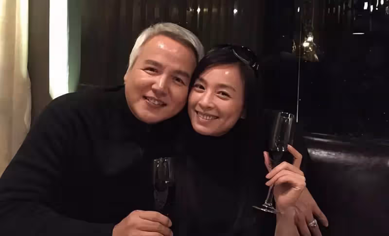 林瑞陽17億財產被封,長子已撇清關系「曬愜意擼貓照」,已刪除父親聯系方式,被挖出未婚妻是二婚