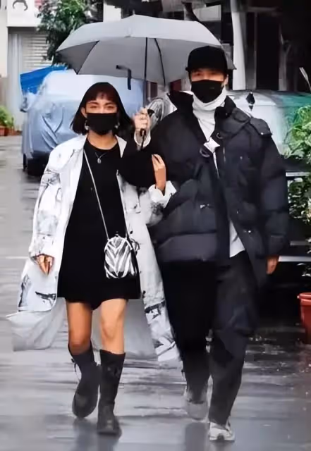 林瑞陽17億財產被封,長子已撇清關系「曬愜意擼貓照」,已刪除父親聯系方式,被挖出未婚妻是二婚