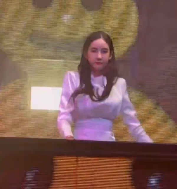 花十億整容成baby，後發展成網紅瘋狂撈金