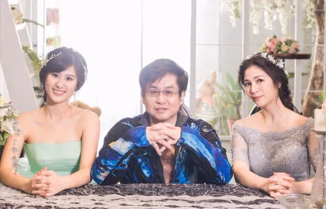 鄭智化攜妻吃大餐，桌上螃蟹龍蝦太肥美，已轉行做生意身家豐厚