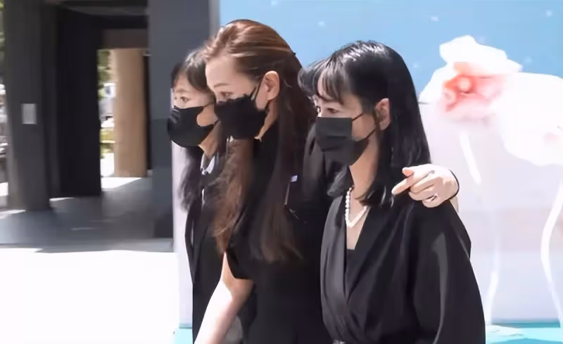 一個月內送走「兩位至親」， 王馨平難過到欲哭無淚，個人狀態很不理想，網友：節哀順變！