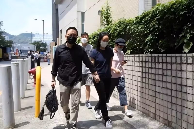 一個月內送走「兩位至親」， 王馨平難過到欲哭無淚，個人狀態很不理想，網友：節哀順變！