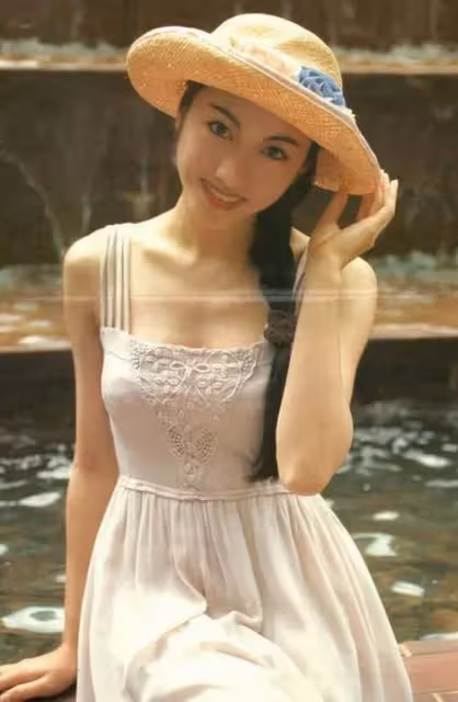 51歲黎姿和張可頤合影，一個顏值回春美翻天，一個卻滿臉塑膠感，網：一個優雅老去，一個保養過度