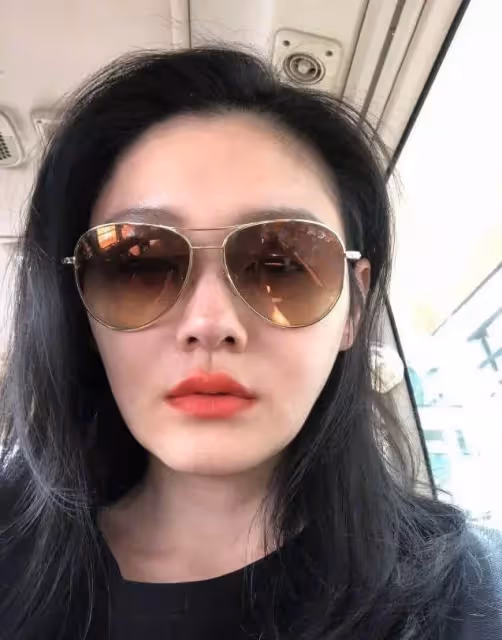 45歲大S，暴瘦30公斤重回顏值巔峰！素顏美如少女，還能再演杉菜，網友直呼不敢認