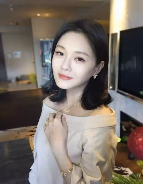 45歲大S，暴瘦30公斤重回顏值巔峰！素顏美如少女，還能再演杉菜，網友直呼不敢認