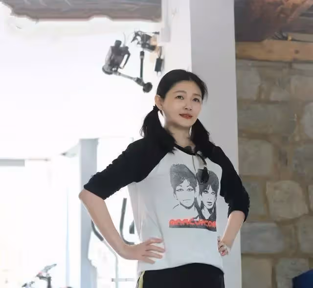 45歲大S，暴瘦30公斤重回顏值巔峰！素顏美如少女，還能再演杉菜，網友直呼不敢認