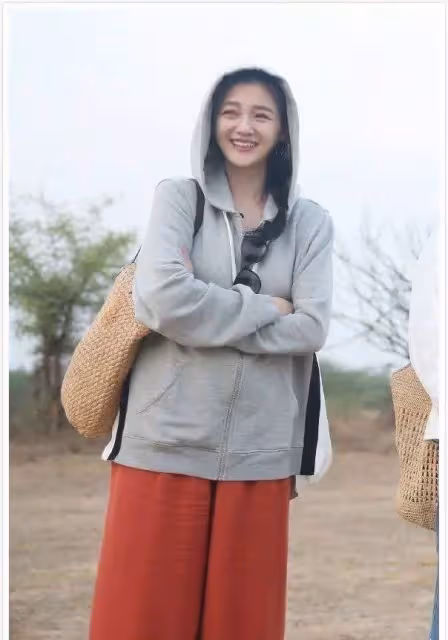 45歲大S，暴瘦30公斤重回顏值巔峰！素顏美如少女，還能再演杉菜，網友直呼不敢認