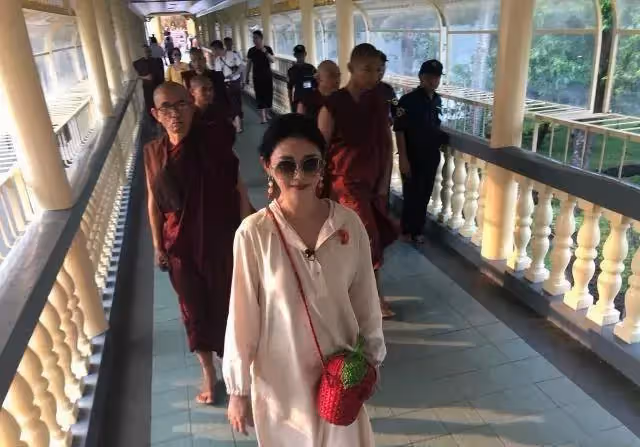 45歲大S，暴瘦30公斤重回顏值巔峰！素顏美如少女，還能再演杉菜，網友直呼不敢認