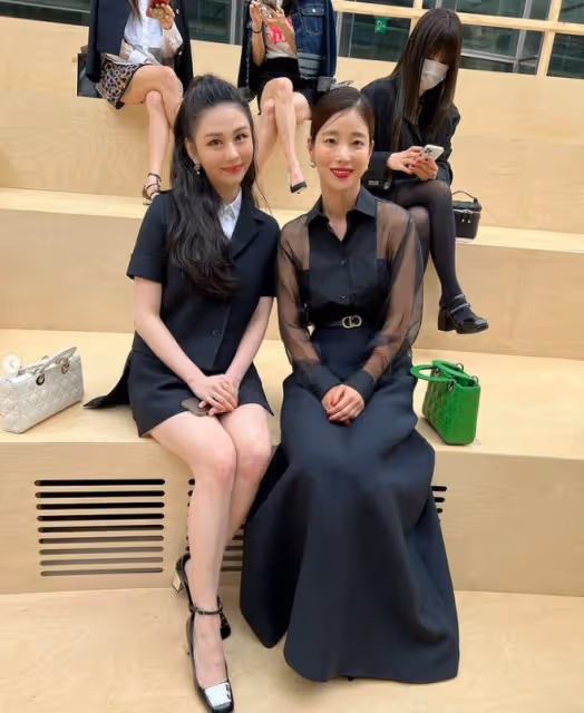 邱淑貞女兒進軍韓國娛樂圈?高調亮相當地時裝秀,與眾星同場比美