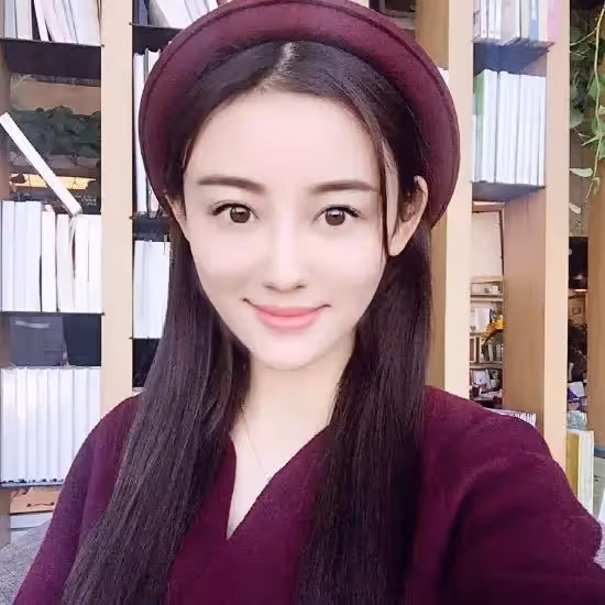 一人養全家8口！她18歲輟學演戲「替父母還債」幫弟弟買房　患癌後卻「無人照顧」26歲香消玉損
