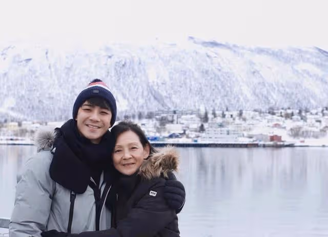 突發!32歲TVB富二代力捧小生宣布離巢,家底豐厚與郭富城做鄰居