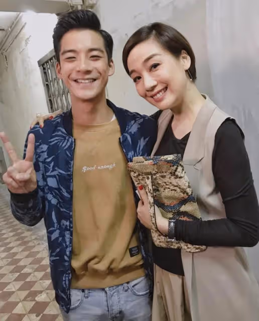 突發！32歲TVB富二代力捧小生宣布離巢，家底豐厚與郭富城做鄰居