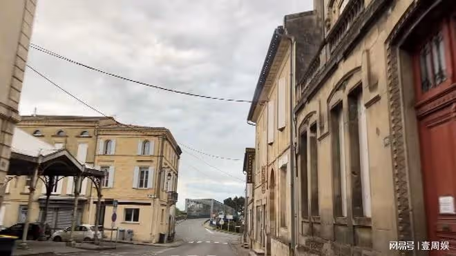 袁嘉敏曬波爾多生活,住大屋有人伺候,房間大到關燈要20分鐘