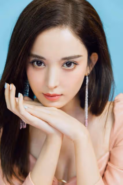 同是絕色,熱巴成爽文女主,娜扎卻只是一個美女…到底差在哪?
