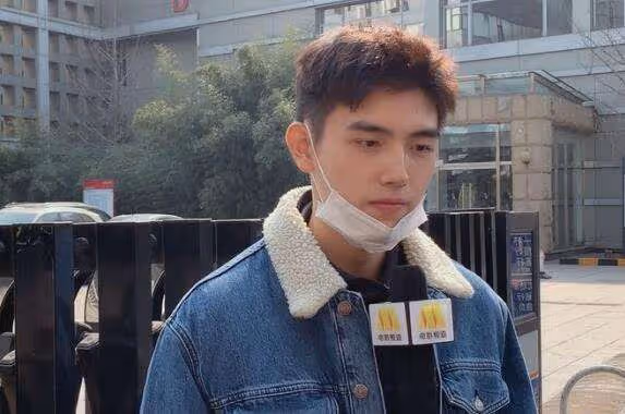營銷成大咖,實則軟腳蝦!這9個明星看似紅卻毫無實力,德不配位