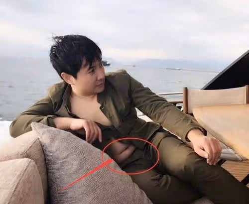 男星曬腹肌太魔怔!有人帥氣,有人「油」田上身,有人沒眼看