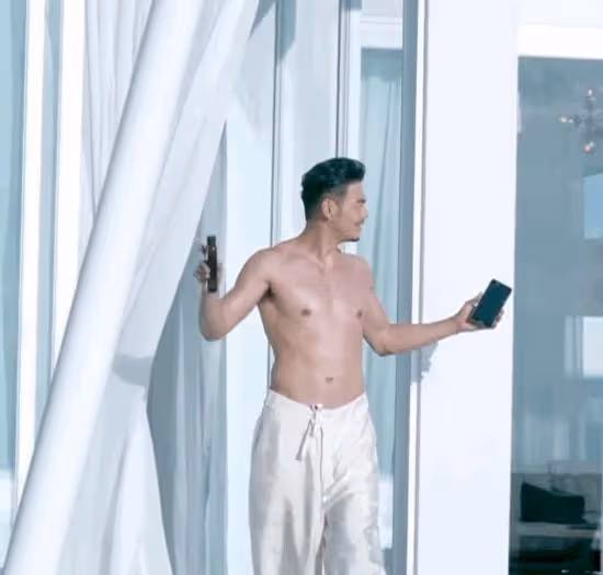 男星曬腹肌太魔怔!有人帥氣,有人「油」田上身,有人沒眼看