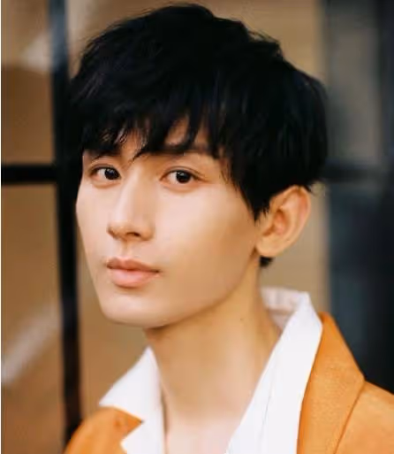 男星曬腹肌太魔怔!有人帥氣,有人「油」田上身,有人沒眼看