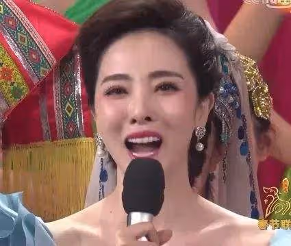 五花八門丑「鼻孔」PK,有人可插蔥,有人小到看不見,有人成隧道
