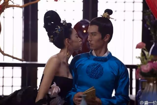 18個「曇花」明星巔峰PK，下坡路走成斷崖墜落，是倒霉還是太作？
