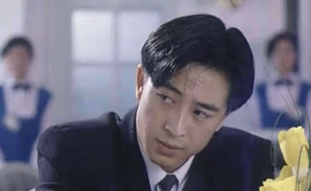 年輕時的張嘉譯長得像肖戰?網友以為開玩笑,不料曬出照片被打臉