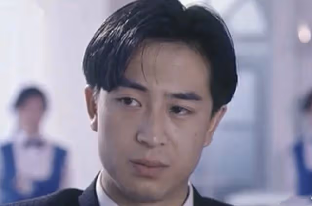 年輕時的張嘉譯長得像肖戰?網友以為開玩笑,不料曬出照片被打臉