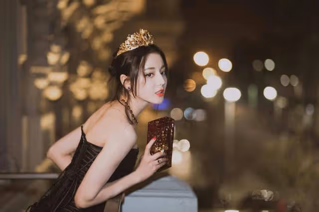 楊冪旗下又出白眼狼,走紅後就要和楊冪解除合約,網友:真的飄了